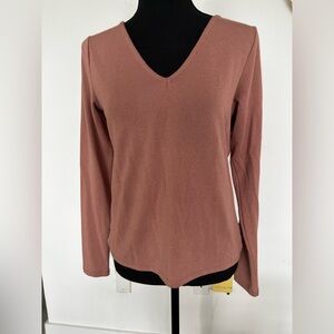 Classic V-Neck Long Sleeve Top in Dusty Mauve